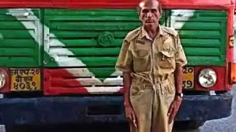 Thank You काका ! डॉक्टर्स आणि नर्सेसला वेळेत घरी जात यावं म्हणून २१ किलोमीटरची पायपीट