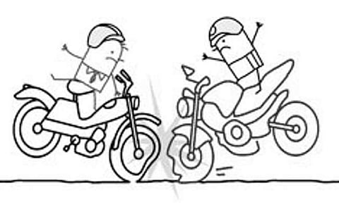 Akola News: Two bikes collided head on