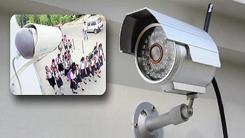 पालकांनो..! तुमच्या मुलांची सुरक्षा धोक्यात...