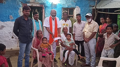 pravin kulate help to orphan child in belara of chimur