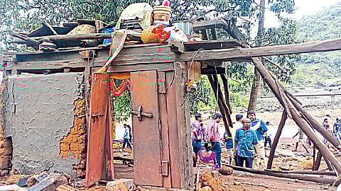 Ratnagiri Dam Mishap : आभाळ फाटले; धरण फुटले