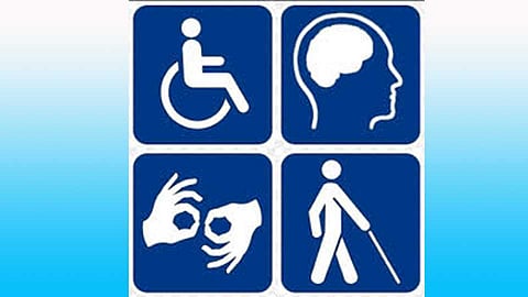 दिव्यांगांना रांगेत थांबावं लागतंय तासन् तास; लॉकडाउनमध्ये हरपली संवेदना