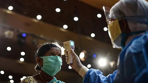 veteran journalist vijay naik writes blog about covid 19 India