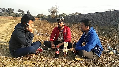 daru party on road at Nagpur Gramin