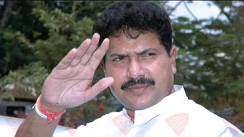 खासदार मोहन डेलकर प्रकरण : आत्महत्येस प्रवृत्त केल्याचा गुन्हा दाखल