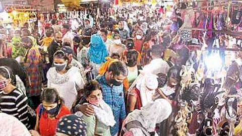 पुण्याच्या बाजारपेठेत उत्साहाची दिवाळी !