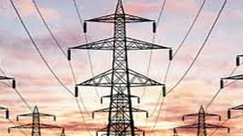 वडजी येथे वीजतारांमुळे जीव धोक्यात