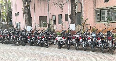 Police raid on unlicensed bike race; 30 vehicles seized; 71 riders fled