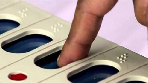 mask and ppe kit will provide on voting center in amravati teacher constituency election