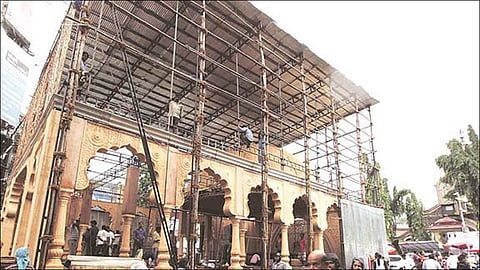 वर्गणी घेता की खंडणी मागता?; व्यापाऱयांची संरक्षणाची मागणी