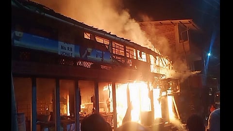 fire in kankavli market in today morning three shop fires in sindhudurg