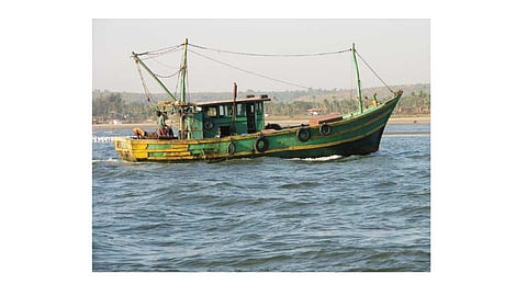 Heavy Wind Affects Fishing In Ratnagiri Marathi News