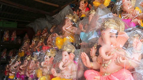 गणेशमूर्तींवरचा जीएसटी रद्द झाल्याबद्दल आनंदोत्सव