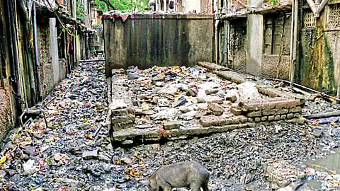 भाटनगर, पिंपरी - पाण्याच्या या टाकीमध्ये साठविले जाते दारूचे रसायन.