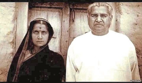 My father is as big as the sky !; Hausakka gave the memory of Krantisinha Nana Patil