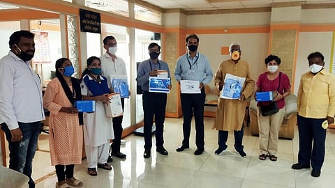 पिंपरी : कोरोना योद्ध्यांचे हात बळकट करण्यासाठी केली 'लाख' मोलाची मदत