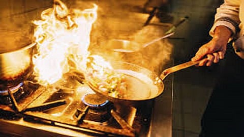 Gas cylinder blast in home in Bhandara district