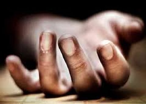 घराचा दरवाजा उघडताच...समोर दिसली दुर्दैवी घटना, मायलेकाचे आढळले मृतदेह ! 