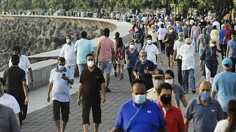 2 मिनिटं काढा आणि हे आधी वाचा, मास्क लावून जॉगिंग किंवा चालण्याचा व्यायाम कराल आणि भयंकर स्थिती ओढावेल...