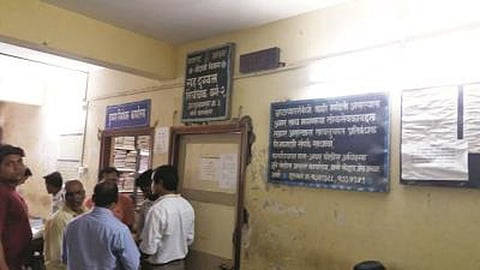 पाटणच्या दुय्यम निबंधक कार्यालयात जनतेला 'दुय्यम' वागणूक; आर्थिक भुर्दंडाचा सोसावा लागतोय भार