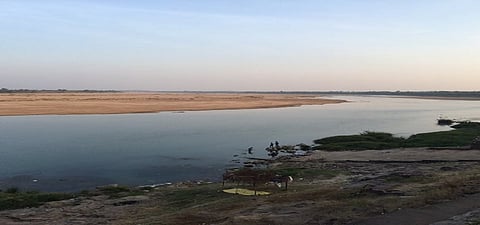 make travelling hub to Vainganga river base seeking people in Bhandara district