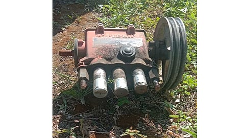 कलेढोणला लाखोंच्या शेती साहित्याची चोरी; तक्रार घेण्यास पोलिसांची टाळाटाळ