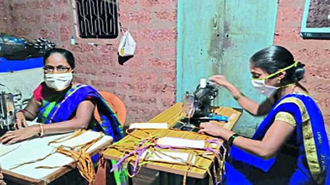 Sridevi Jugai Women Self Help Group More than Rs 3 lakh from mask sales lockdown positiv impact