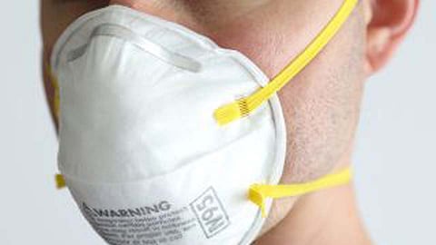 तोंडाला मास्क नव्हता म्हणून त्याला धो-धो धुतला!