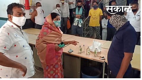 कोविड सेंटरमध्ये मद्यपीने केले आत्महत्या नाटक; आणि नंतर महापौरांचा दणका !