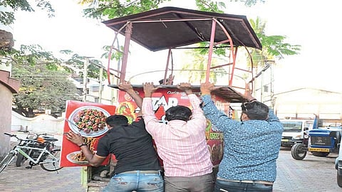 The encroachment campaign turned out to be a gimmick; Conspiracy to return the handcarts confiscated from Miraj by the Municipal Corporation