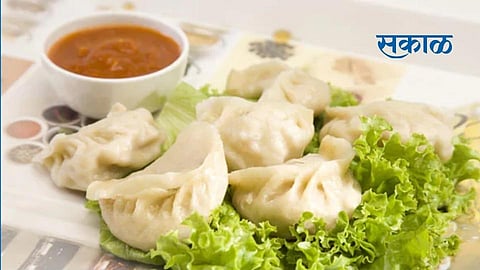 akola food news Veg Cheese Momos With Chutney