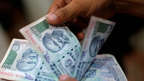 मायक्रो फायनान्स कंपनीची फसवणूक! कर्मचाऱ्यावर गुन्हा दाखल