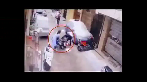 mother fights off kidnappers saves four year old child video viral