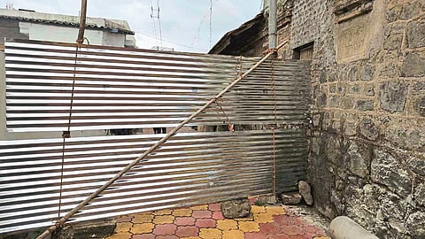 Nandre village 'locked' for three days