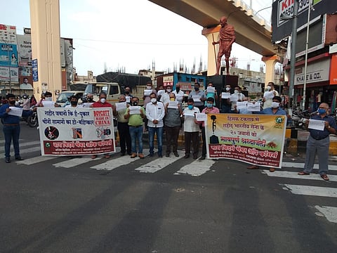 चिनी वस्तूंविरोधात आंदोलन करताना एनव्हीसीसीचे पदाधिकारी.