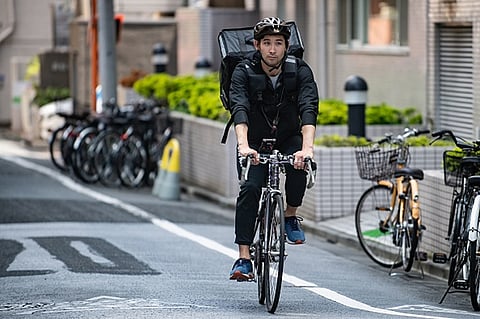 Reo Miyaki Japanese swordsman has become a food delivery boy