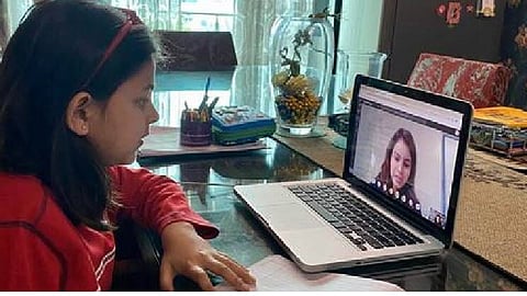 Online school in Mumbai; The children of the servants are in the village