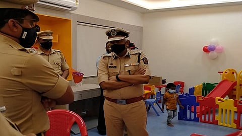 नवी मुंबई : आयुक्त संजय कुमार यांच्या हस्ते पाळणाघराचे उद्घाटन करण्यात आले.