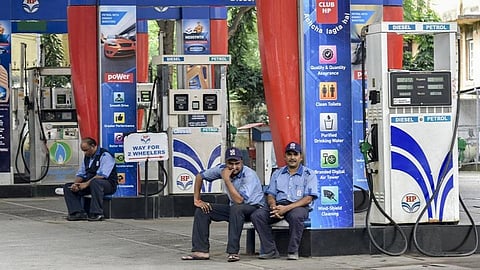मुंबईकरांच्या खिशाला कात्री; मुंबईत पेट्रोलने गाठली नव्वदी, तर डिझेलही अब कि बार 80 च्या पार
