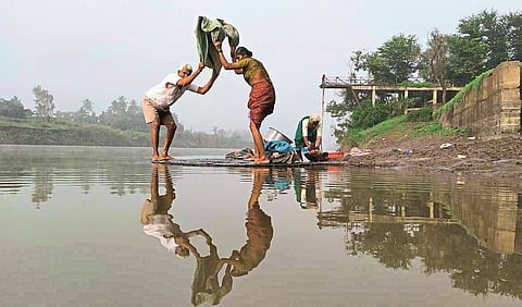 Speed up cleanliness, preparation for Navratri; Beautiful view of the ghats in the morning and evening