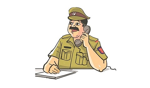 The police give instructions to illegal traders