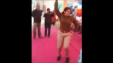 rajsthan police woman cop seen dancing in wedding party bikaner