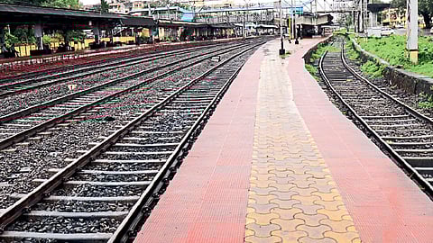रेल्वे प्लॅटफॉर्मची लांबी वाढणार