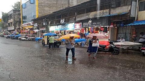 due to rain in kolhapur day today life disturb in kolhapur on evening