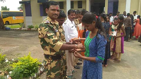 Hostel girls tied rakhi to Police boys