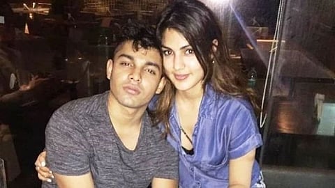 रियाचा भाऊ शोविक चक्रवर्तीने विशेष न्यायालयात पुन्हा जामीनासाठी अर्ज केला दाखल