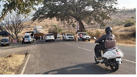 police officer for traffic in shahuwadi to pushish passenger in kolahpur