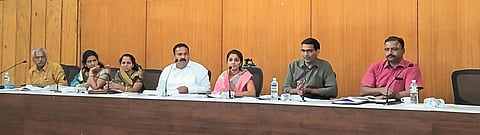 contractor inserted two pipes in one Variable