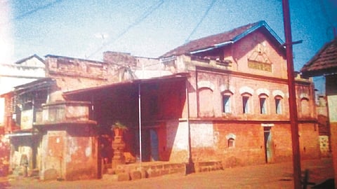 Yashwantrao Chavan, Bandati, Sardar Bali and Sardar Talim preserving the legacy of enlightenment!