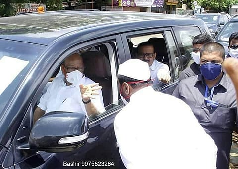 Sharad Pawar stopped for an 87 year old activist